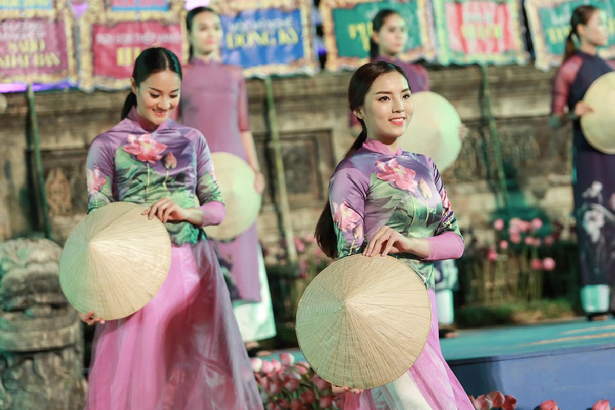 HH Ky Duyen Ngoc Han toa sac voi ao dai hoa sen-Hinh-8